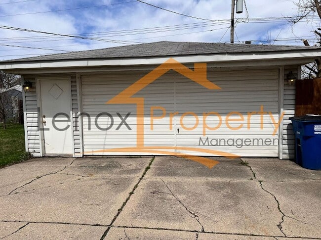 Building Photo - 3 Bedroom Home In Westland $300 off First Month Rent