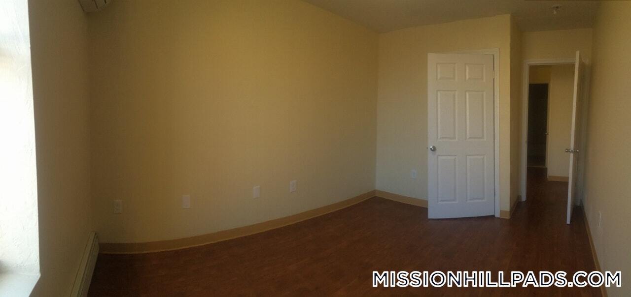 Building Photo - 13 Ruggles St