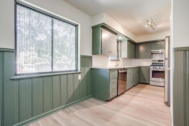 Building Photo - Fully Renovated Home in Desirable Fort Wor...