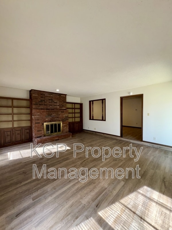 Building Photo - 4726 S U St