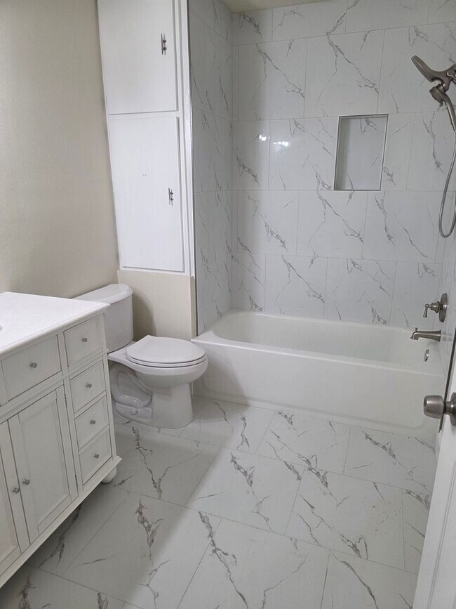 Building Photo - Spacious 3BR/2BA Home with 2-Car Carport & RV/Boat Parking