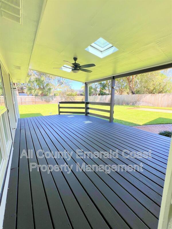 Building Photo - 4104 Indian Bayou N