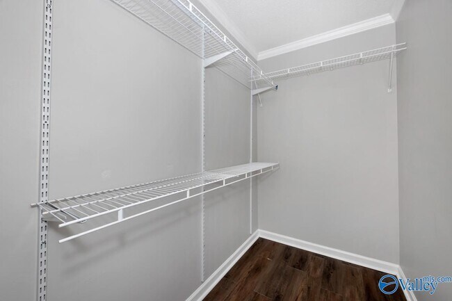 Building Photo - 103 N W Sugar Bluff Ln