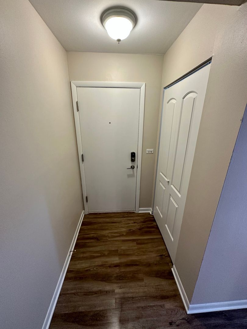 Building Photo - 7300 N Ridge Blvd