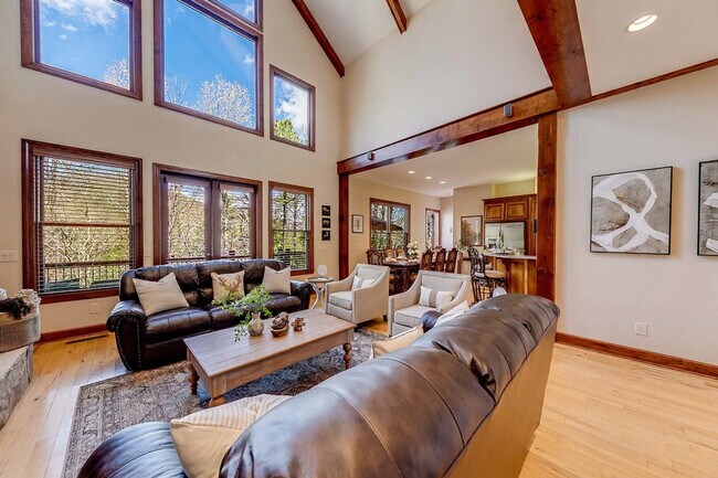 Building Photo - 357 Wilfar Strasse