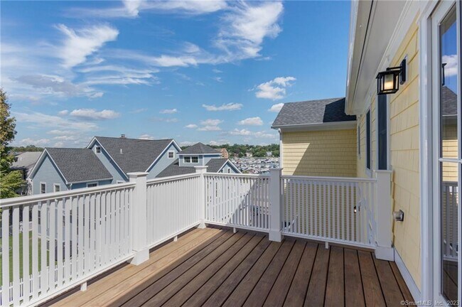 Building Photo - 75 Strickland Rd