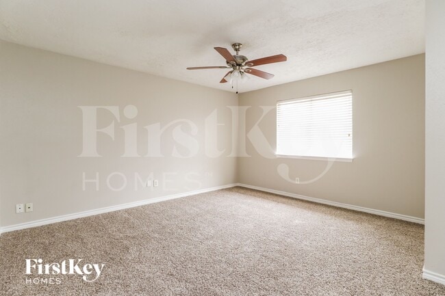 Building Photo - 22319 Meadowrock Dr