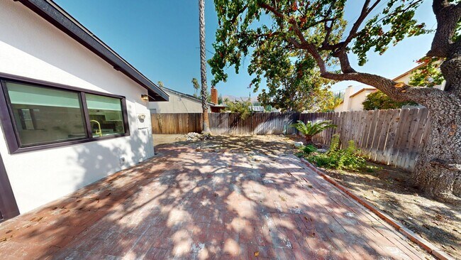 Building Photo - Welcome to your dream home! Single story R...