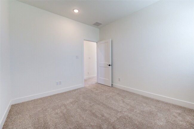 Building Photo - 1419 Shaded Rock Dr