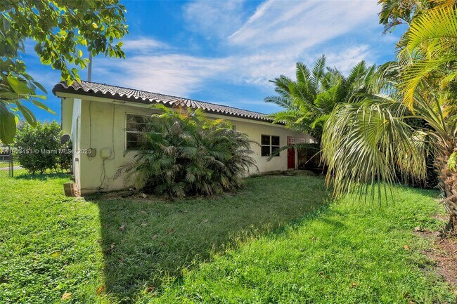 Building Photo - 12193 SW 82nd Ave