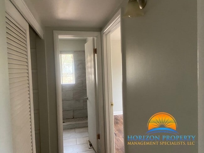 Building Photo - 3106 Acklen Dr SW