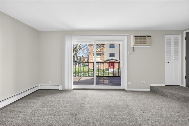 Building Photo - 604 W 65th St