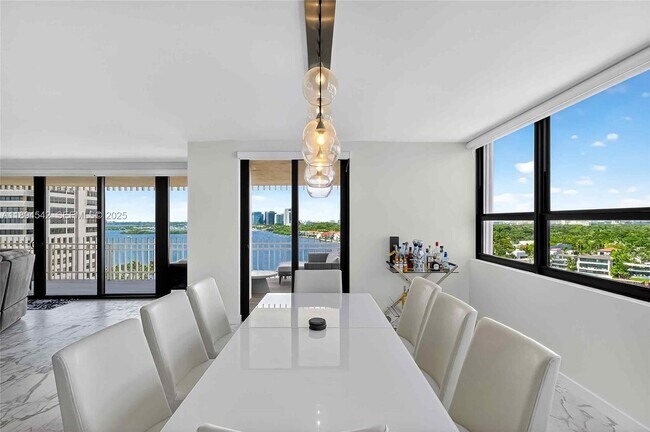 Building Photo - 2 Grove Isle Dr