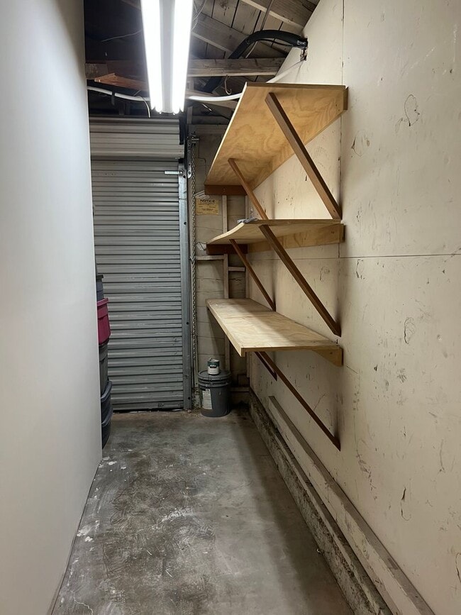 Building Photo - 1 bed, 1 bath Guest unit in Woodland Hills
