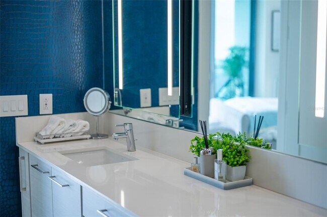 Building Photo - 1155 N Gulfstream Ave