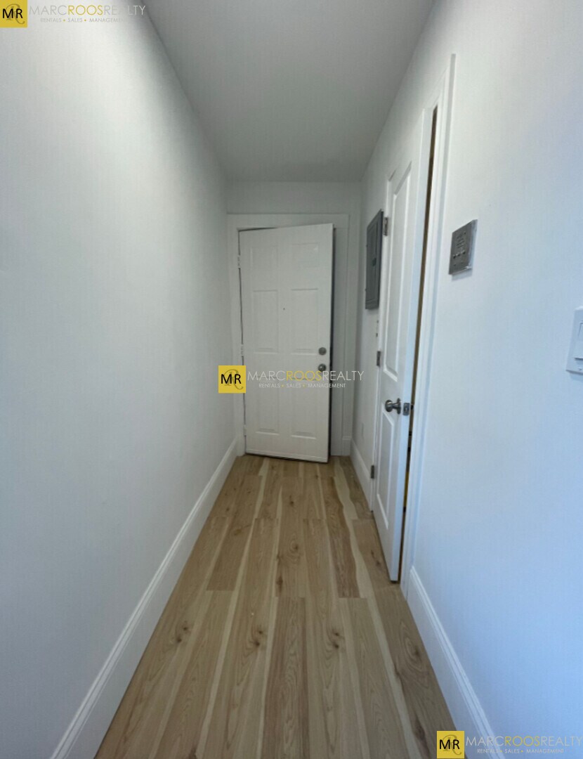 Building Photo - 47 Orleans St