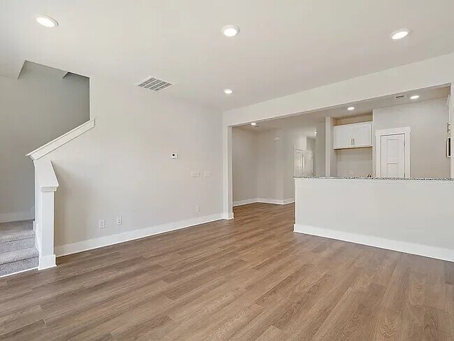 Building Photo - 3054 Oaksmere Dr