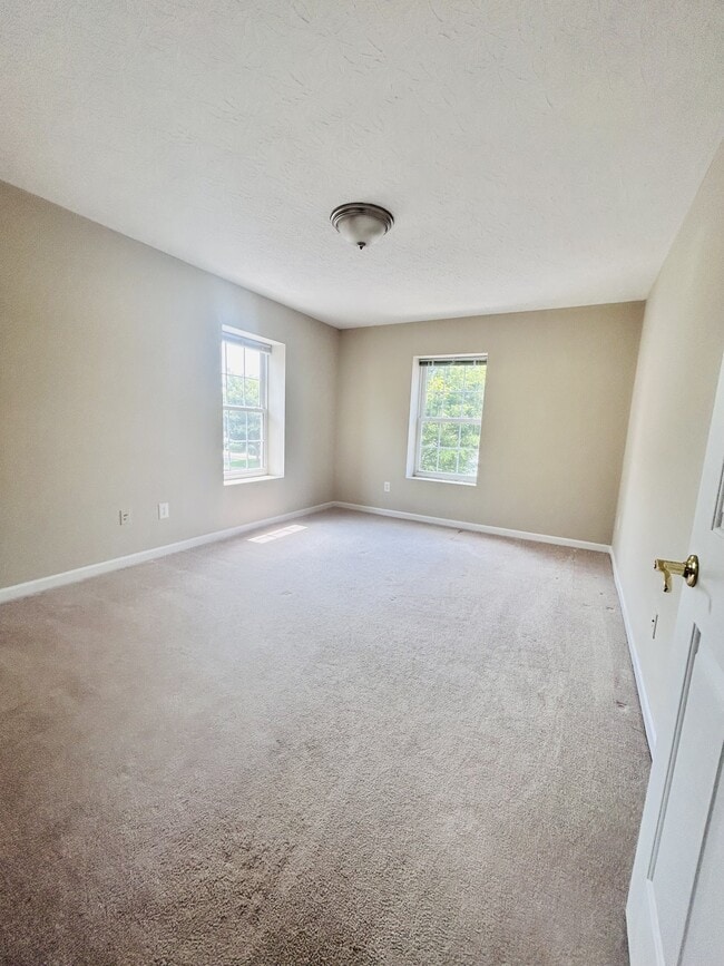 Building Photo - 38 Rosette Ln