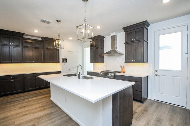 Building Photo - 2204 Via Laura Ln