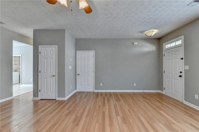 Building Photo - 3067 Kentmere Dr