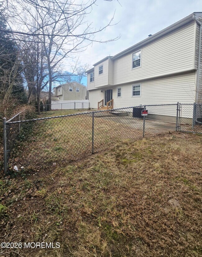 Building Photo - 240 Mill Creek Dr