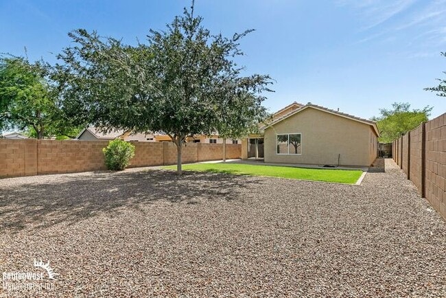 Building Photo - Charming 3 Bdm 2Ba Single-Story Home in Gl...