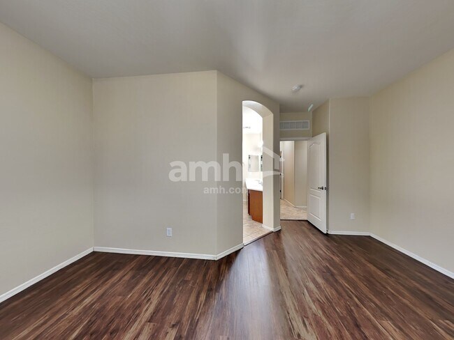 Building Photo - 7307 S 73rd Dr