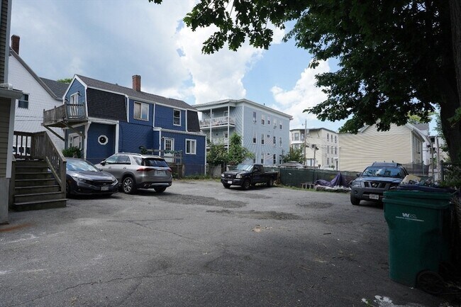 Building Photo - 139 Timson St