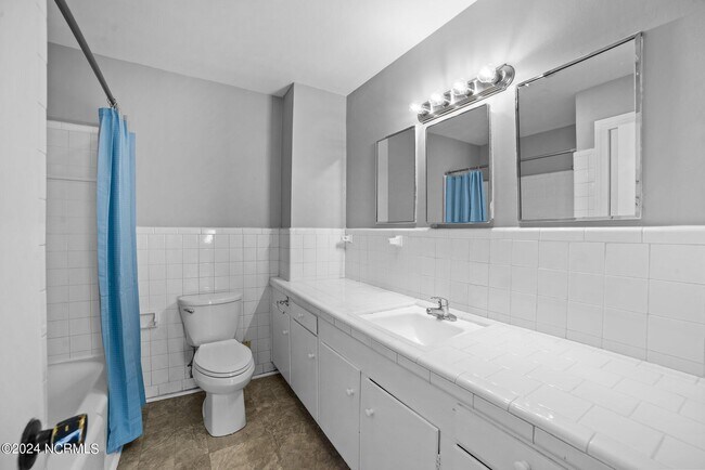 Building Photo - 1309 Willow St