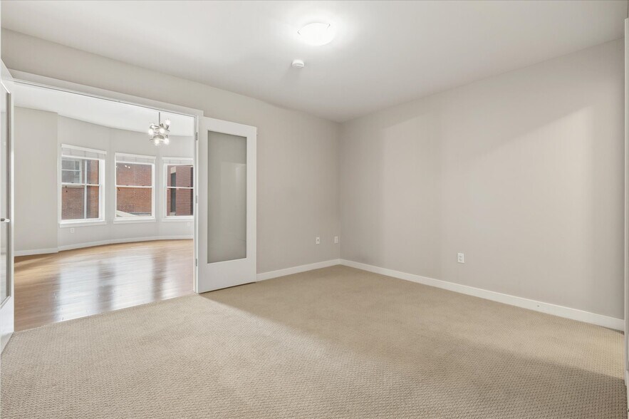 Secondary Primary Suite - 410 Acoma St