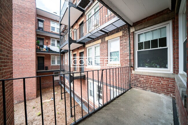 Building Photo - 56 Selkirk Rd