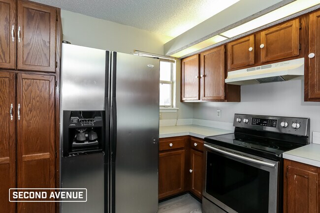 Building Photo - 6604 Arancio Dr W