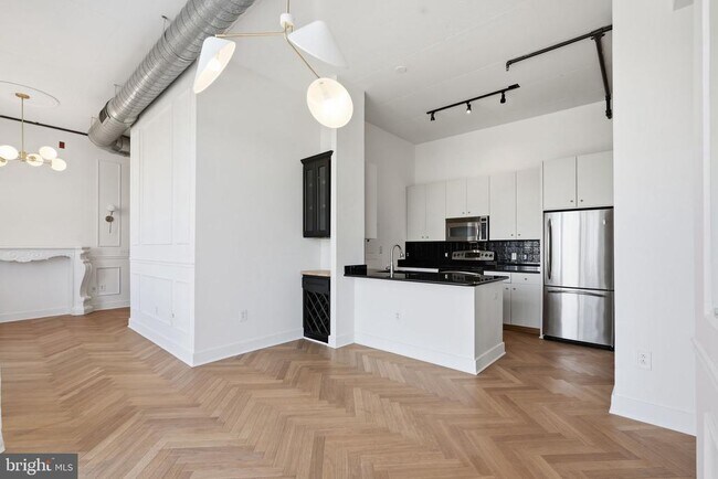 Building Photo - 520 John Carlyle St