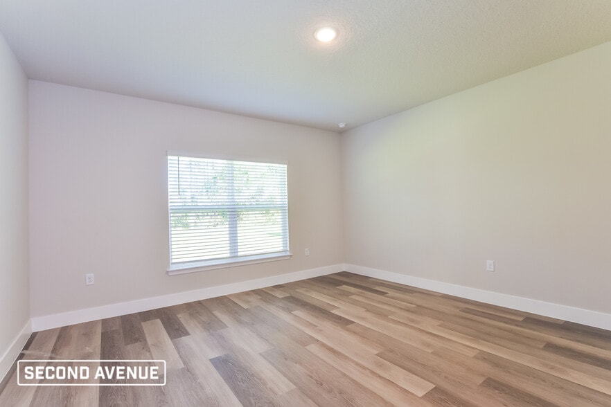 Building Photo - 60 Whippoorwill Dr