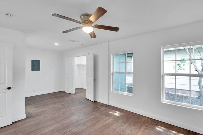 Building Photo - 6124 Sundown Dr