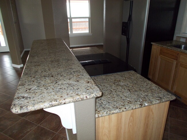 Building Photo - R91G/$1895.00 RENTED