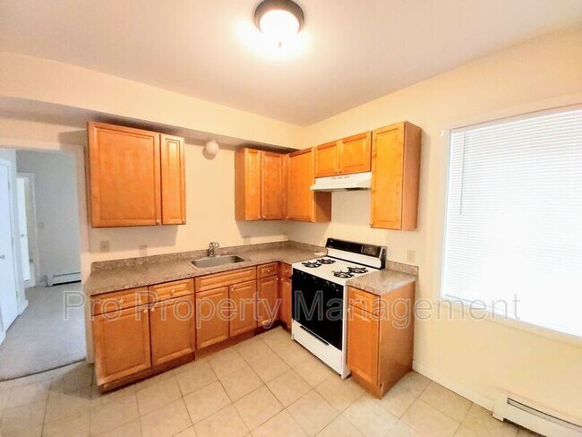 Building Photo - 815 E Main St