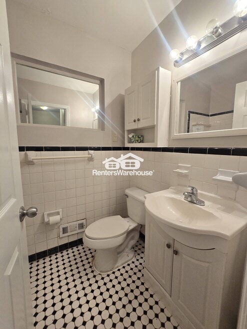Building Photo - 1593 Tanager Cir