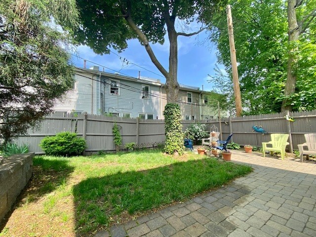 Building Photo - 7 Griggs Pl