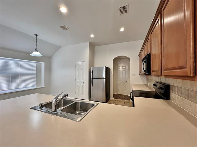 Building Photo - 620 Brookbank Dr