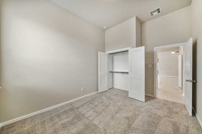 Building Photo - 1547 Crystal Stream Dr