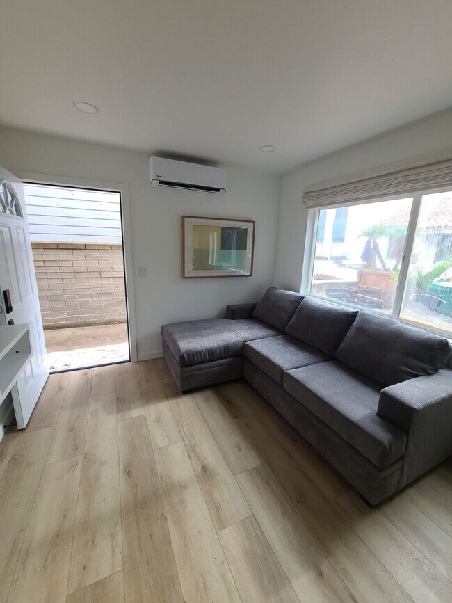 Building Photo - Fully furnished 1 bed 1 bath in Mission Beach.