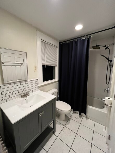 Building Photo - 15 Wellsville Ave