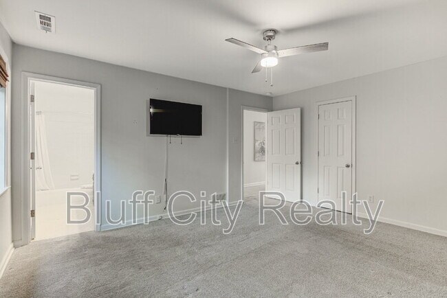 Building Photo - 6878 Kingham Cove