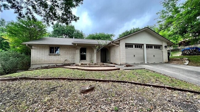 Building Photo - 725 Woodrow Cir