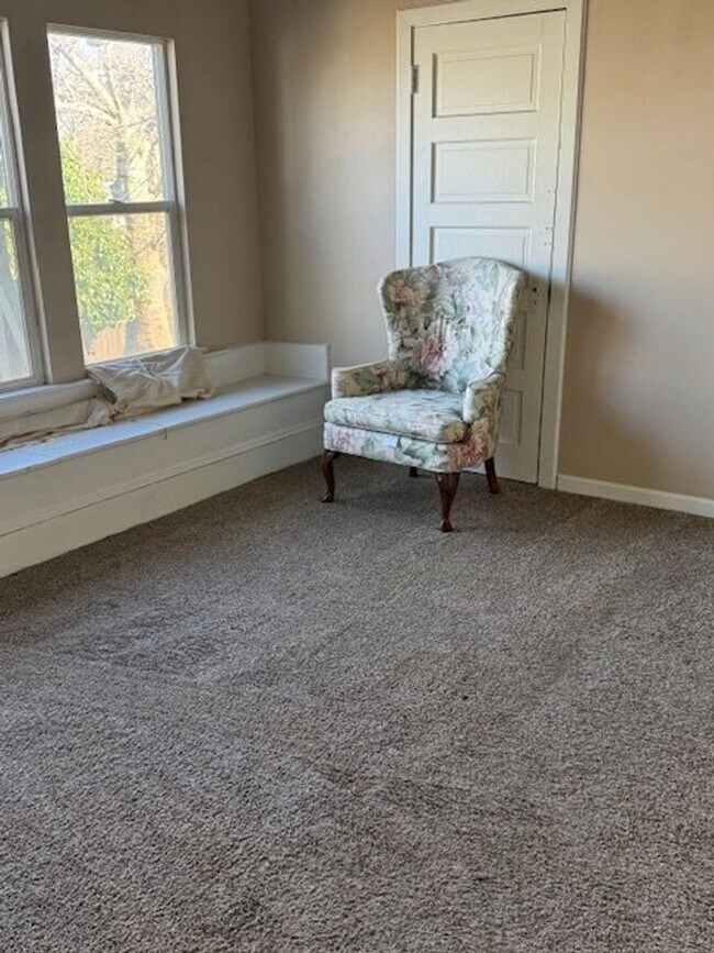Building Photo - Charming Historic 3BR / 2B Home with Modern Comforts – Available Now!