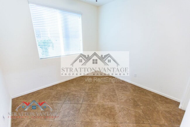 Building Photo - 7465 E Osage Ave