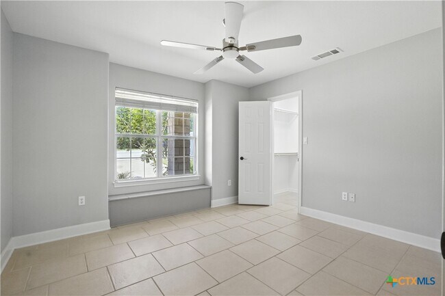 Building Photo - 4005 Midway Dr