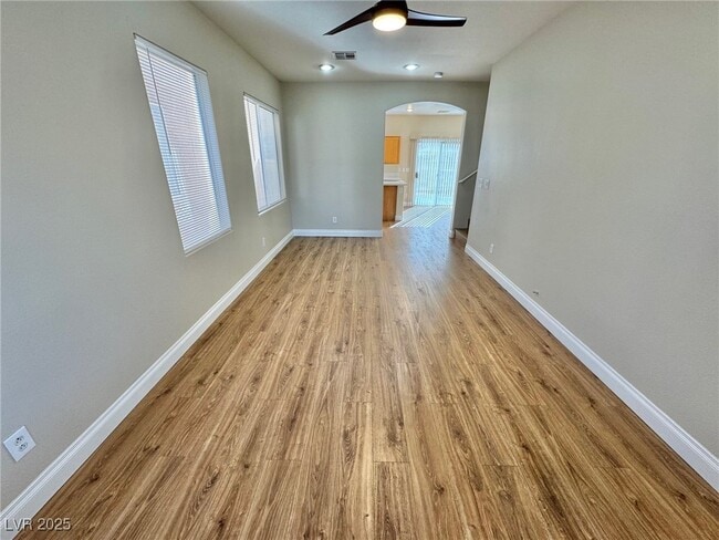 Building Photo - 10992 Scotch Rose St