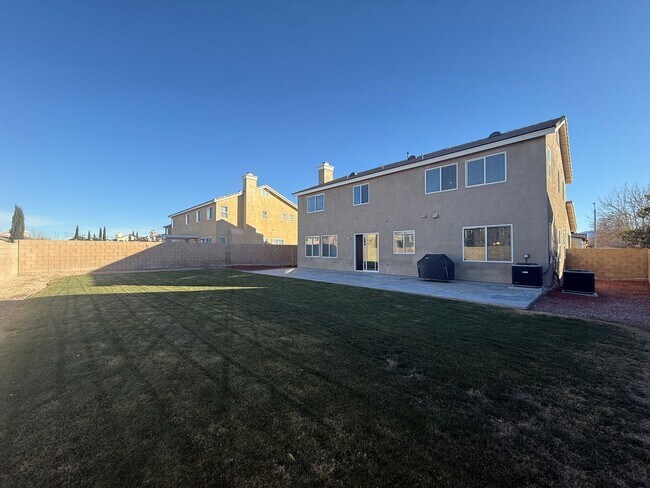 Building Photo - West Lancaster 3 bedroom Home